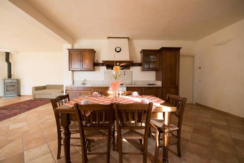 La Casa Vacanza Con Vista Panoramica Sui Vigneti Rotella Kültér fotó