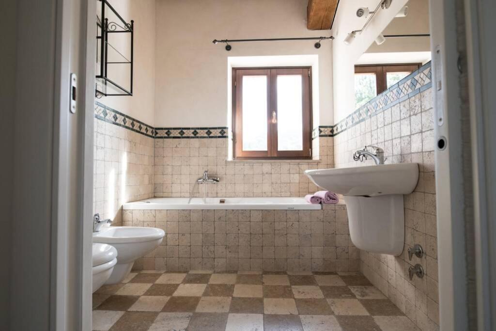 La Casa Vacanza Con Vista Panoramica Sui Vigneti Rotella Kültér fotó